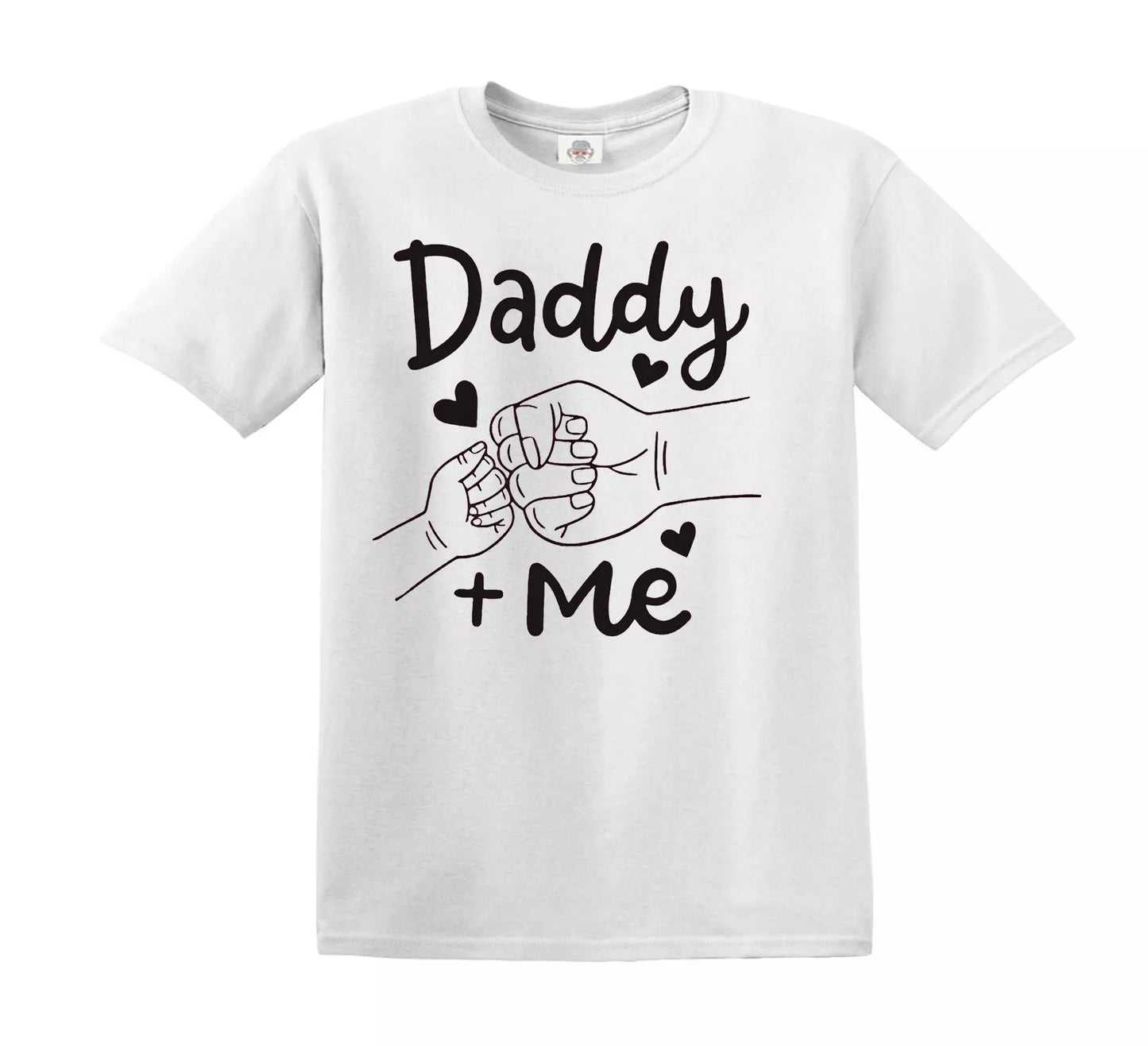 DADDY LOVE PLUS ME | KID'S T-SHIRT WHITE T-SHIRT BLACK PRINT DADDY LOVE PLUS ME | KID'S T-SHIRT